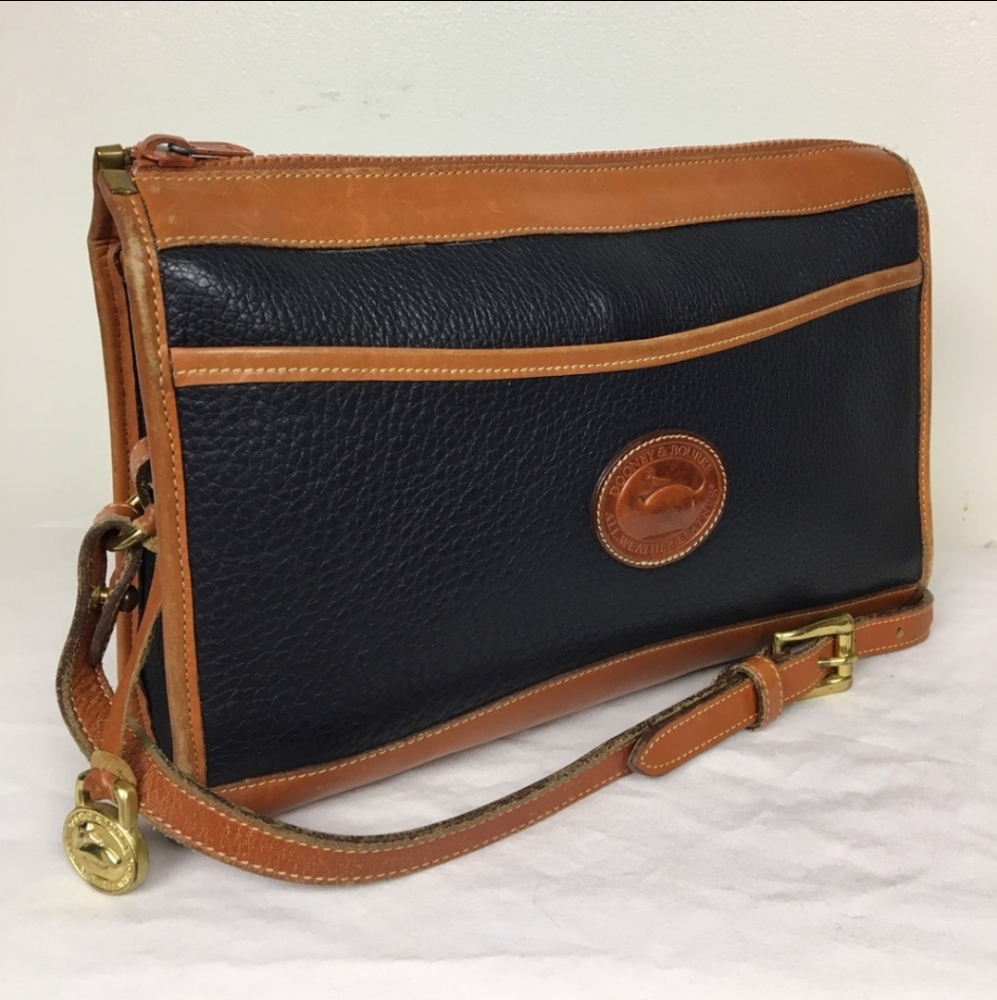 ✨ VINTAGE ✨ Dooney & Bourke Crossbody